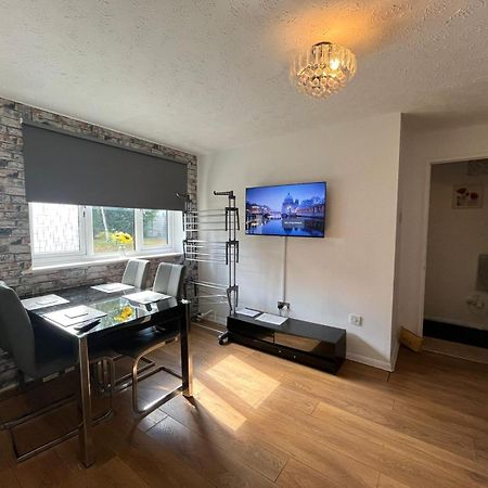 Stunning 1 Bedroom Apartment In Dagenham Bagian luar foto