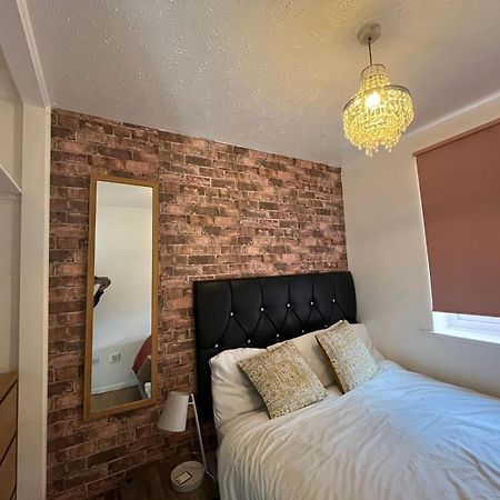Stunning 1 Bedroom Apartment In Dagenham Bagian luar foto