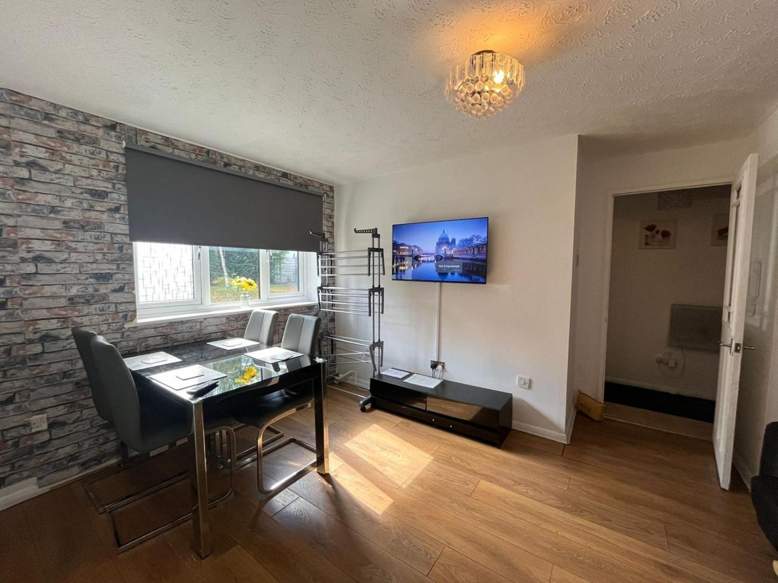 Stunning 1 Bedroom Apartment In Dagenham Bagian luar foto
