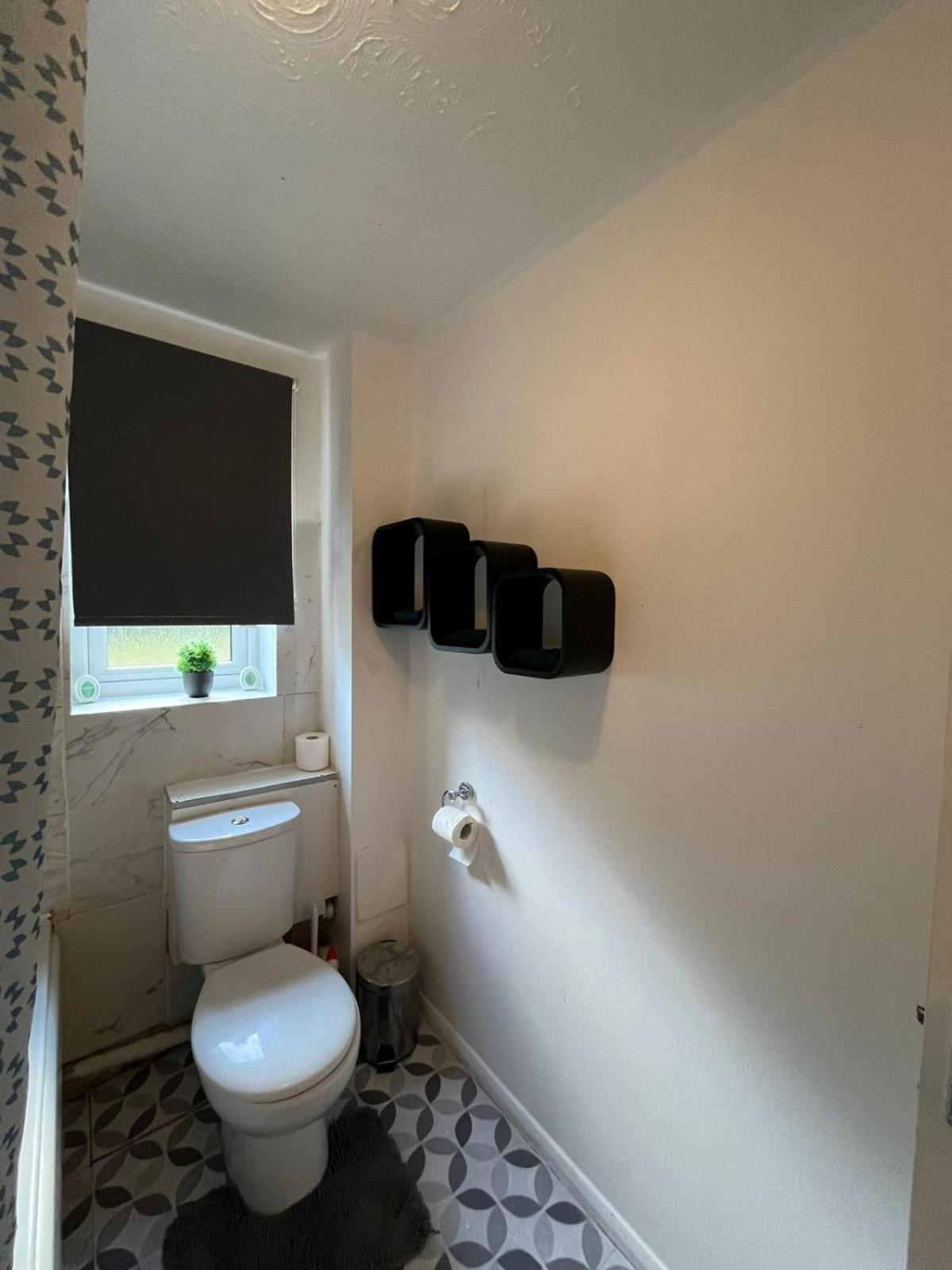 Stunning 1 Bedroom Apartment In Dagenham Bagian luar foto